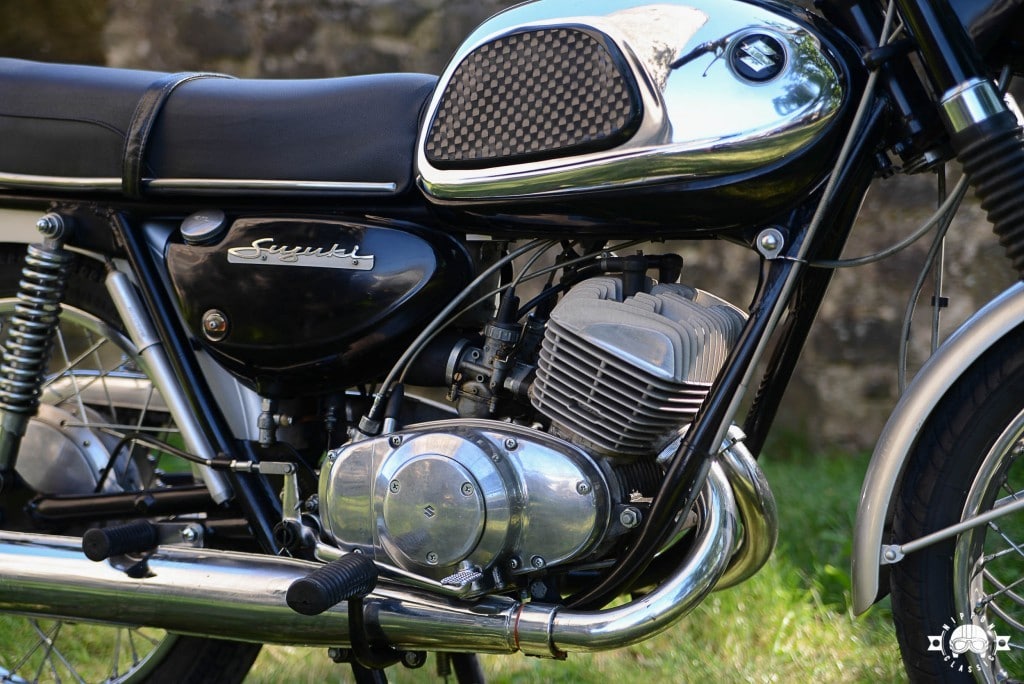 Die Suzuki T20 verfügte über die patentierte "Posi Force" Öleinspritzung (Quelle: Nippon-Classic.de)