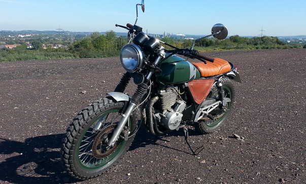 Honda XBR 500 Umbau – Metamorphose zum aufregenden Scrambler Tims Scrambler-Umbau trägt eine ganz persönliche Handschrift