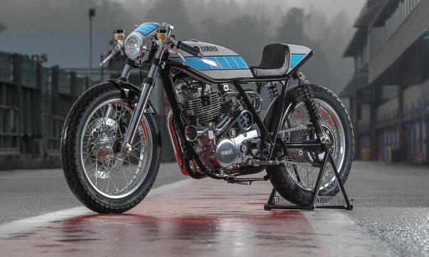 Yamaha SR400 mit einem Hauch Racing-Geschichte SR400