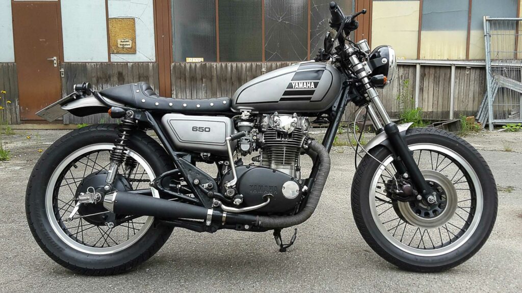 Die Lackteile der XS650 sind gestrahlt und klar-lackiert